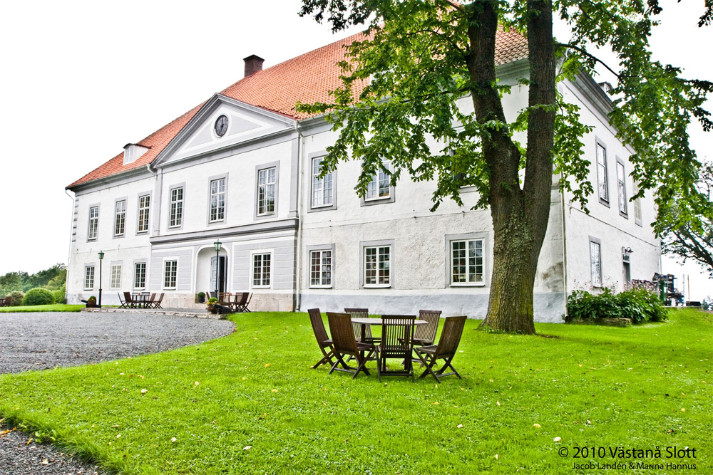 Åk på en weekendresa till Västanå slott